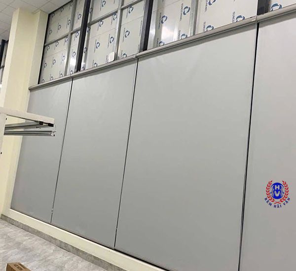 mẫu rèm cuốn trơn giá rẻ lắp văn phòng trên đường tố hữu