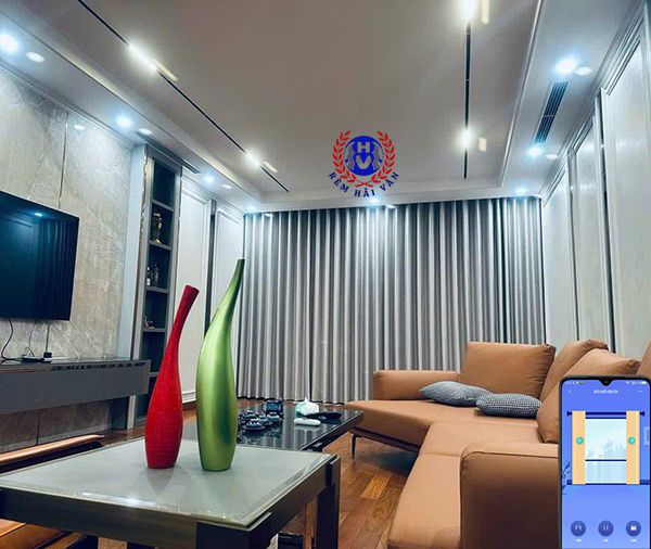 rèm tự động điều khiển qua app điện thoại lắp tại long biên