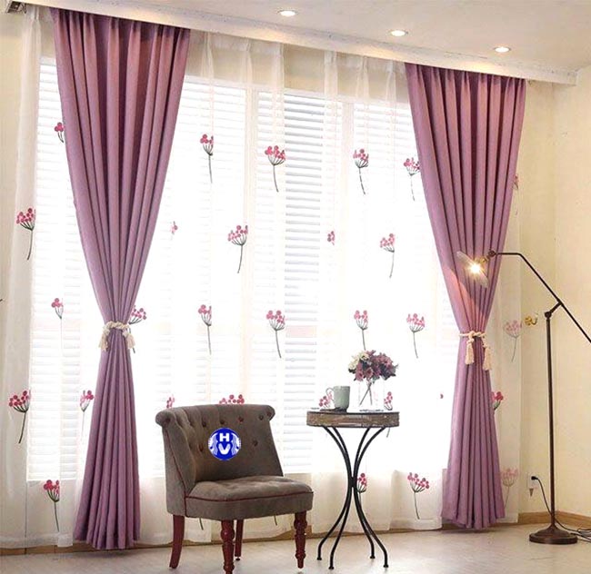 Một trong số các loại rèm cửa đẹp trang trí phòng khách do Hải Vân thiết kế