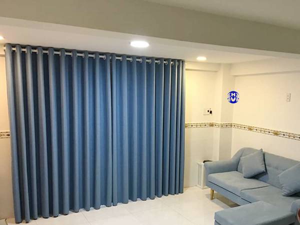 mẫu rèm cửa chống nắng thiết kế cho phòng khách hướng tây