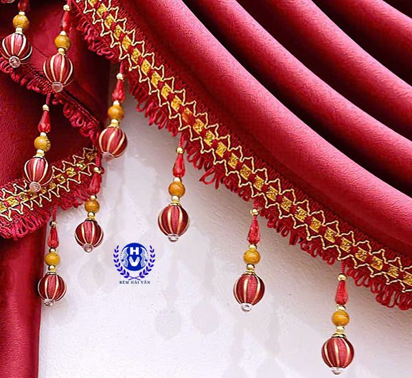 hình ảnh tua rèm đính đá lấp lánh