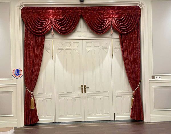 mẫu rèm cửa tân cổ điển toát lên sự xa hoa vương giả