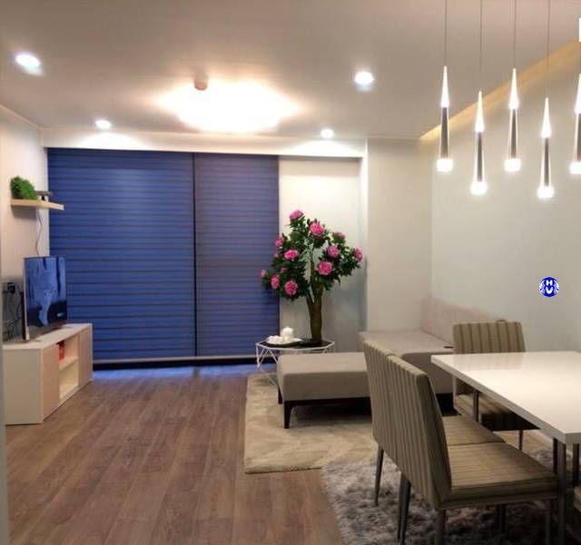 Rèm cuốn xanh cũng là lựa chọn tuyệt vời người mệnh thủy