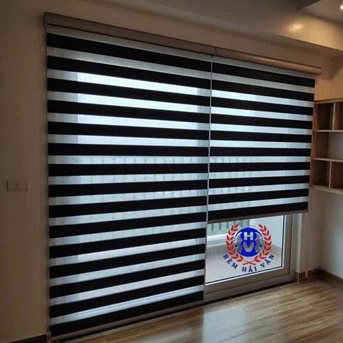 rèm cầu vồng cửa ra ban công phòng khách