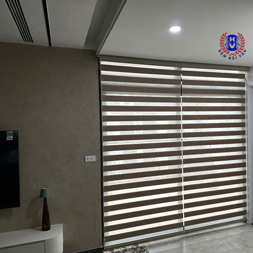 rèm cầu vồng lắp đặt phòng khách diện tích nhỏ
