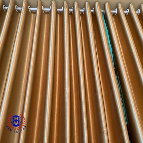 hình ảnh 1 rèm vải màu vàng đồng hoàn thiện