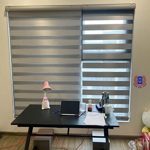 rèm cầu vồng màu ghi chắn sáng cho vị trí làm việc