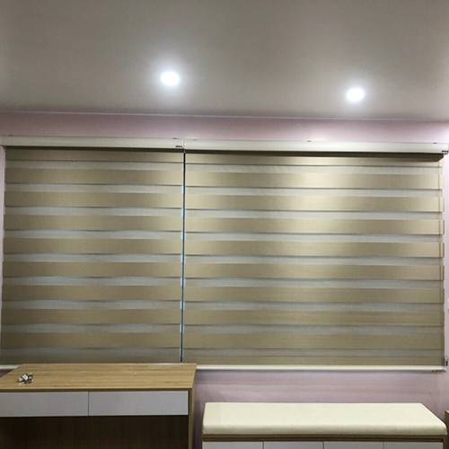 Mẫu rèm cầu vồng cửa sổ phòng ngủ màu vàng kem