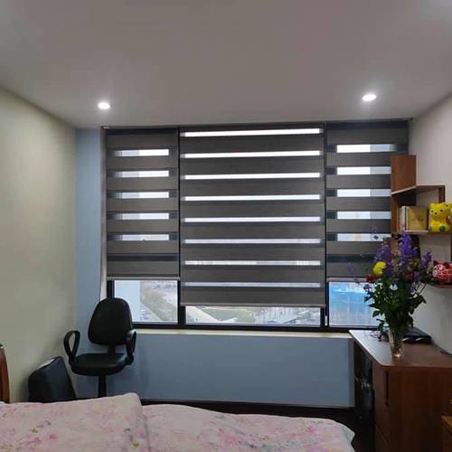 Rèm cầu vồng lắp cửa kính phòng ngủ lớn