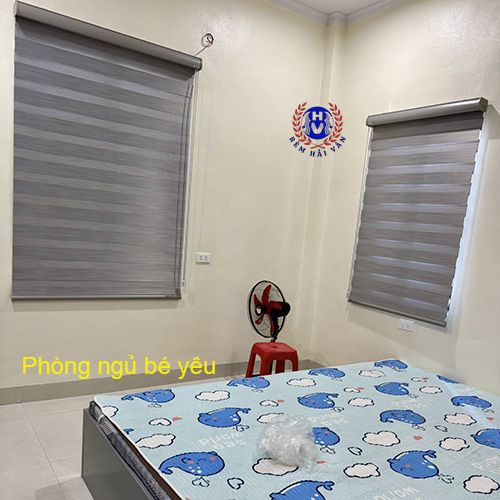 hình ảnh rèm cầu vồng phòng ngủ bé yêu