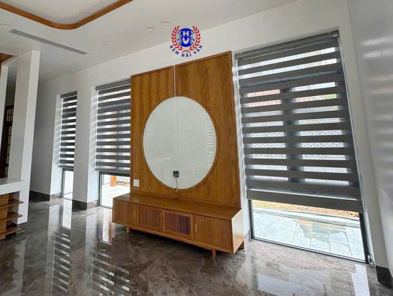 rèm cầu vồng cho cửa sổ nhỏ phòng khách hiện đại