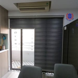 mẫu rèm cầu vồng cửa chính lắp cho chung cư