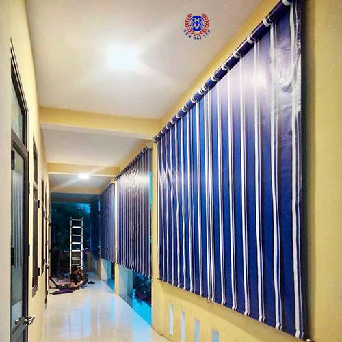 mẫu rèm che nắng ban công tự cuốn xuất xứ việt nam