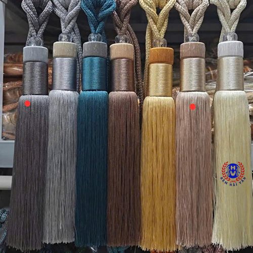 núm vén dây thừng dùng để buộc rèm vải