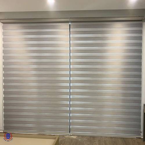 rèm cầu vồng cửa chính tối giản chi tiết