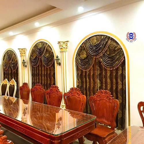 rèm phòng ăn tân cổ điển làm từ chất liệu vải gấm