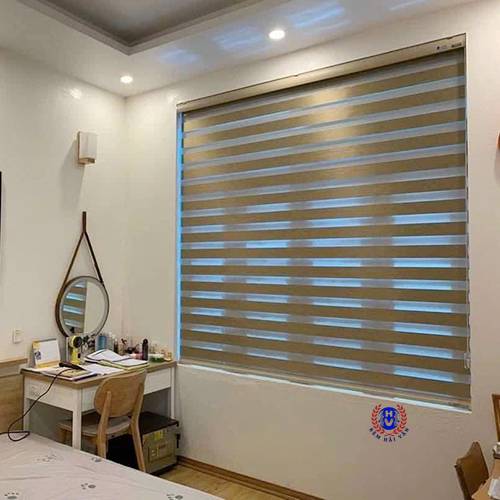 rèm cầu vồng cửa sổ che chắn tầm nhìn bảo vệ gia chủ