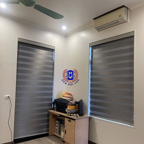 hoàn thiện rèm cầu vồng phòng khách nhà phố
