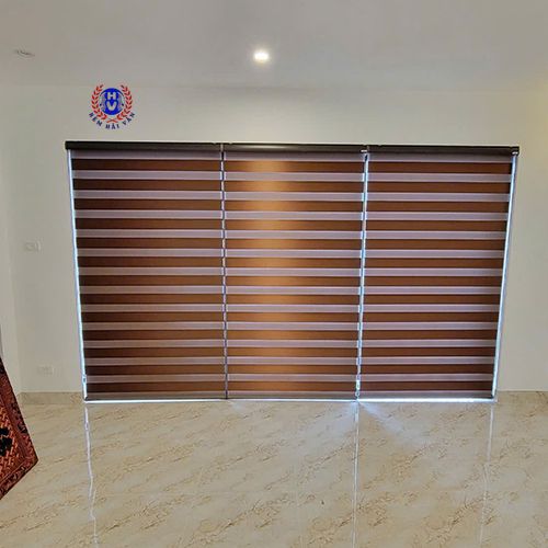 mẫu rèm cầu vồng phòng khách màu nâu