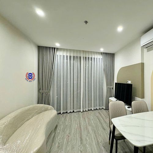 mẫu rèm vải màu bạc chất liệu polyester