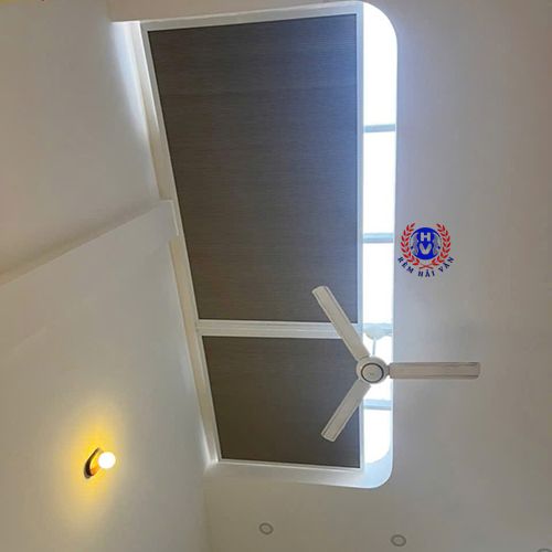 rèm tổ ong trên kính lắp giếng trời