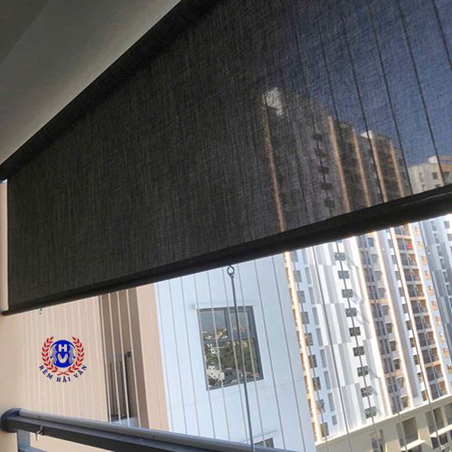 mẫu rèm cuốn lưới lắp ban công chung cư