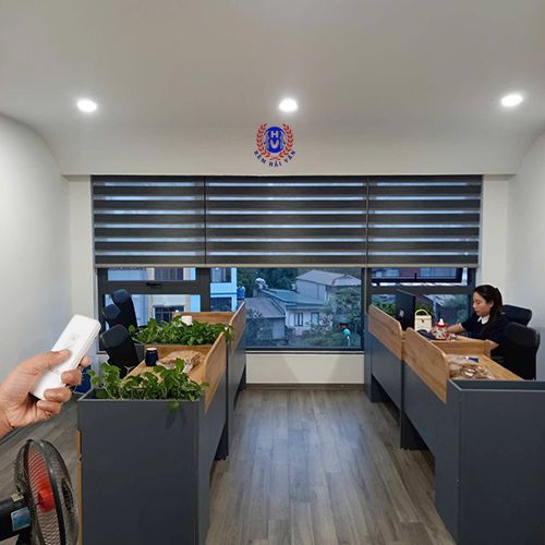rèm cầu vồng tự động cho phòng làm việc