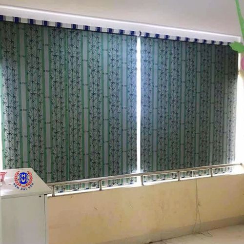 rèm che ban công chung cư in họa tiết