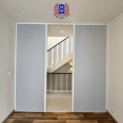 rèm tổ ong ngăn lối cầu thang