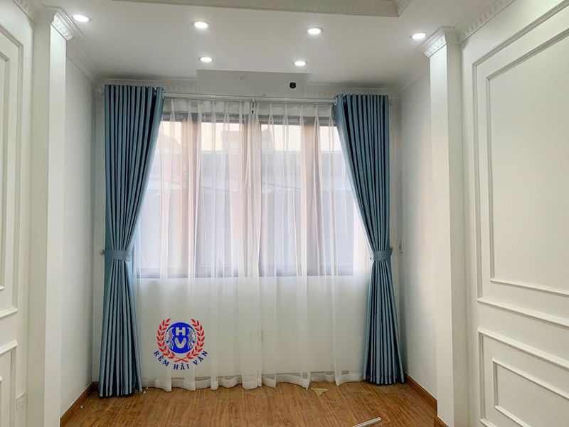 mẫu rèm vải 2 lớp màu xanh nước biển độc lạ