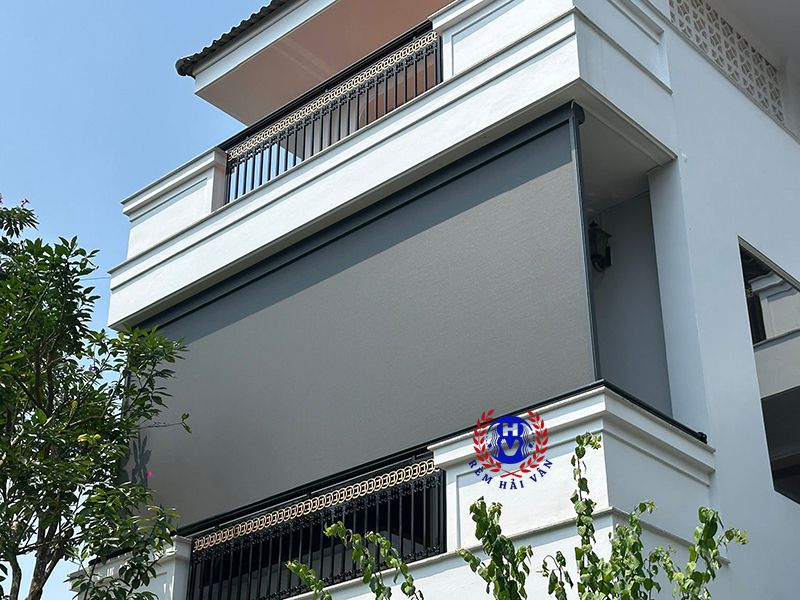 mẫu rèm zip chịu mưa nắng ngoài trời