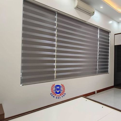 rèm cầu vồng lắp lọt khung cửa sổ phòng ngủ