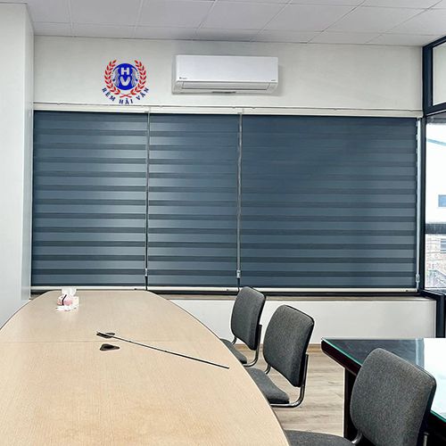 rèm cầu vồng luxury lắp phòng làm việc tòa DreamLand Bonanza