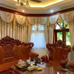 hoàn thiện lắp đặt rèm tân cổ điển phòng khách sang trọng