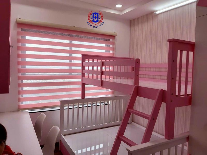 rèm cầu vồng màu hồng cho phòng ngủ bé gái
