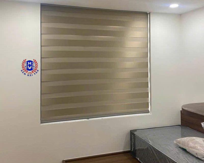 rèm cầu vồng màu vàng nhạt mang đến tươi mới cho phòng ngủ của bé