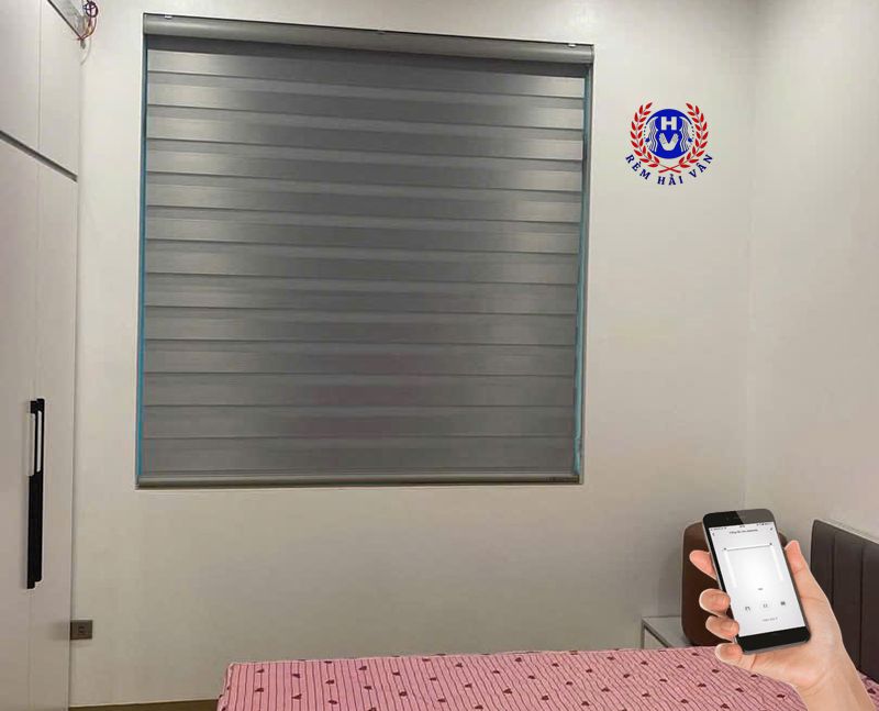rèm cầu vồng tự động đóng hoàn toàn theo kịch bản cài đặt