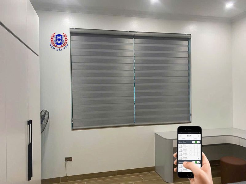 rèm cầu vồng tự động dùng hệ sinh thái aquara